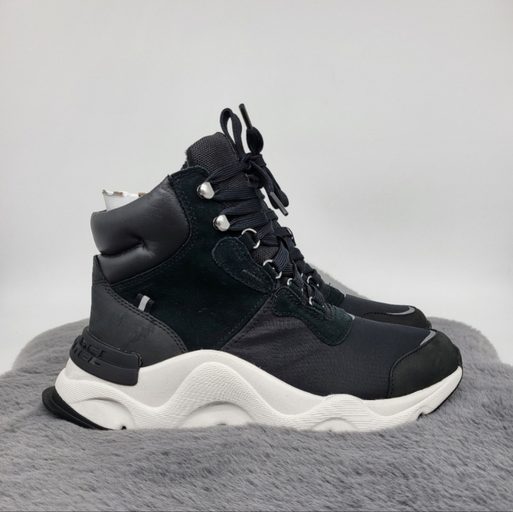 Sorel Black and White Chunky Lace-Up Winter Boots